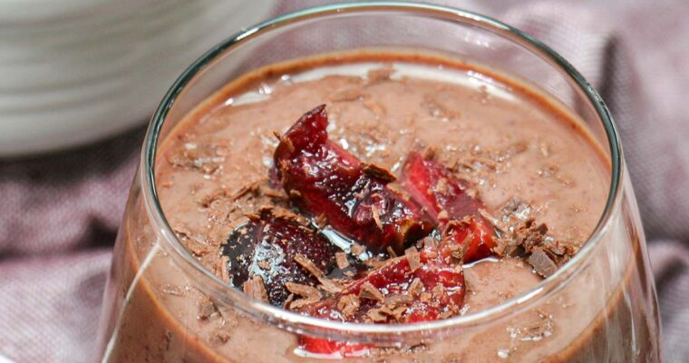 Black Forest Smoothie: Easy Vegan Chocolate Cherry Smoothie Recipe