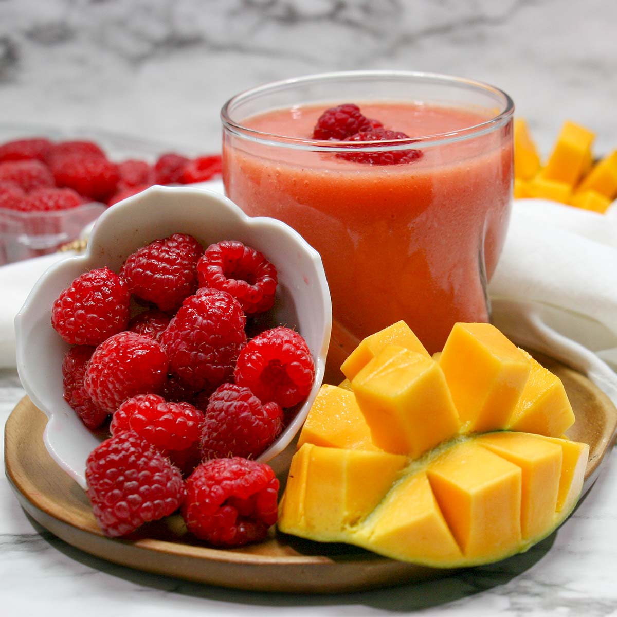 Mango Raspberry Smoothie – A Healthy Vegan Breakfast