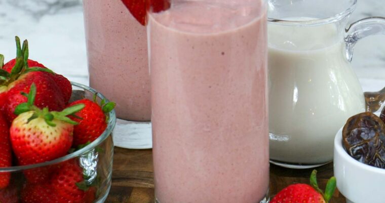 Healthy Frozen Strawberry Smoothie (without yogurt or banana)